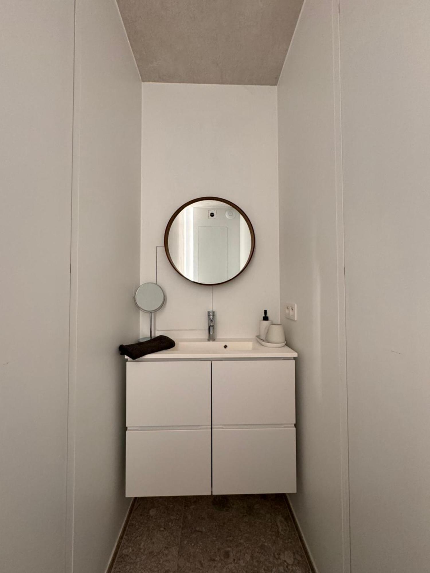 Apartment L'O Reine Of Budgetkamer The Box Sint-Pieters-Leeuw Εξωτερικό φωτογραφία